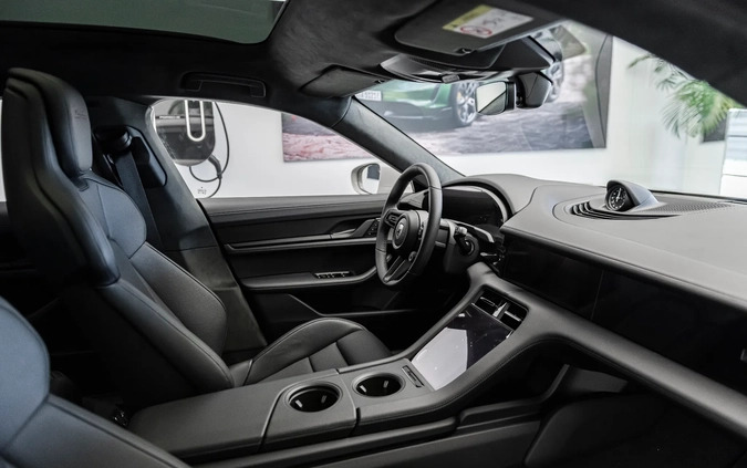 Porsche Taycan cena 954258 przebieg: 10, rok produkcji 2023 z Siechnice małe 781